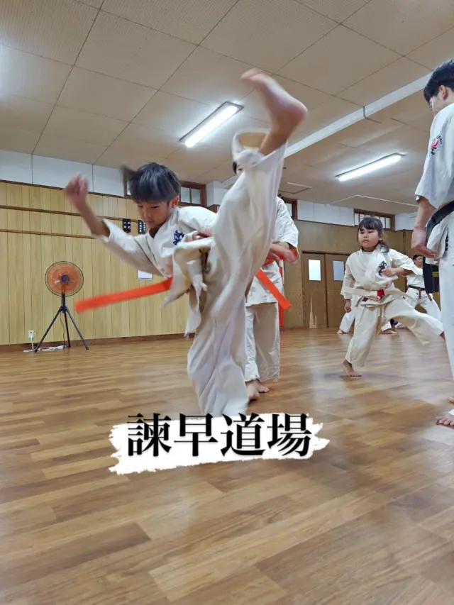 【諫早道場】
長崎大会まであと少し！目標持って頑張りましょう(^^)

お問い合わせも多く見学や体験も随時募集しています。
☆☆☆☆☆☆☆☆☆☆☆☆☆
【長崎地区】
小菅道場　　　　(火)(土)18:30〜21:30
油木道場　　　　(水)  19:15〜21:00
横尾道場　　　　(金)  19:30〜21:30
矢上道場　　　　(金)  19:20〜21:00

【県北地区】
もみじが丘道場　(月)  19:15〜21:00
佐々道場　　　　(月)(木) 19:15〜21:00
名切道場　　　　(水)  19:15〜21:00
三川内道場　　　(木)  19:15〜21:00
相浦道場 ............(金)  19:00〜21:00

【県央地区】
諫早道場　　　　(月)(木)18:40〜20:40
喜々津道場　　　(水)18:30〜21:00
大村道場　　　　(水)19:00〜20:30

【島原地区】
島原道場　　　　(月)19:00〜21:00
深江道場 ............(火)(金)20:00〜21:30

見学や体験お待ちしております。

#極真カラテ #極真 #新極真会 #長崎 #佐世保 #諫早 #大村 #島原 #東長崎 #長崎空手 #諫早空手 #佐世保空手 #長崎県立大学 #長崎大学 #総合科学大学  #佐世保実業  #長崎習い事 #初心者大歓迎 #大人の習い事 #大村空手#フルコンタクト空手 #喜々津空手#諫早空手#小菅#油木#横尾#矢上空手#長崎習い事 
#shinkyokushinkai
#shinkyokushinkarate