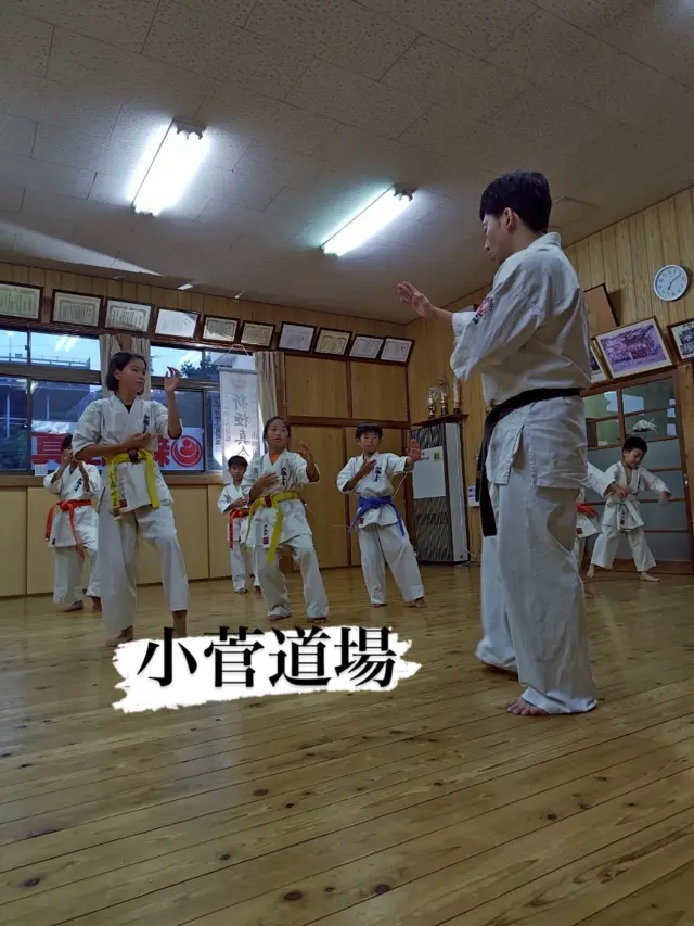 【小菅道場】
一生懸命稽古することで充実していますね(^^)

お問い合わせも多く見学や体験も随時募集しています。
☆☆☆☆☆☆☆☆☆☆☆☆☆
【長崎地区】
小菅道場　　　　(火)(土)18:30〜21:30
油木道場　　　　(水)  19:15〜21:00
横尾道場　　　　(金)  19:30〜21:30
矢上道場　　　　(金)  19:20〜21:00

【県北地区】
もみじが丘道場　(月)  19:15〜21:00
佐々道場　　　　(月)(木) 19:15〜21:00
名切道場　　　　(水)  19:15〜21:00
三川内道場　　　(木)  19:15〜21:00
相浦道場 ............(金)  19:00〜21:00

【県央地区】
諫早道場　　　　(月)(木)18:40〜20:40
喜々津道場　　　(水)18:30〜21:00
大村道場　　　　(水)19:00〜20:30

【島原地区】
島原道場　　　　(月)19:00〜21:00
深江道場 ............(火)(金)20:00〜21:30

見学や体験お待ちしております。

#極真カラテ #極真 #新極真会 #長崎 #佐世保 #諫早 #大村 #島原 #東長崎 #長崎空手 #諫早空手 #佐世保空手 #長崎県立大学 #長崎大学 #総合科学大学  #佐世保実業  #長崎習い事 #初心者大歓迎 #大人の習い事 #大村空手#フルコンタクト空手 #喜々津空手#諫早空手#小菅#油木#横尾#矢上空手#長崎習い事 
#shinkyokushinkai
#shinkyokushinkarate