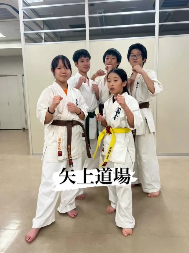 【矢上道場】
みんなで楽しく稽古！(^^)

お問い合わせも多く見学や体験も随時募集しています。
☆☆☆☆☆☆☆☆☆☆☆☆☆
【長崎地区】
小菅道場　　　　(火)(土)18:40〜20:40
油木道場　　　　(水)  19:15〜21:00
横尾道場　　　　(金)  19:30〜21:30
矢上道場　　　　(金)  19:20〜21:00

【県北地区】
もみじが丘道場　(月)  19:15〜21:00
佐々道場　　　　(月)(木) 19:15〜21:00
名切道場　　　　(水)  19:15〜21:00
三川内道場　　　(木)  19:15〜21:00
相浦道場 ............(金)  19:00〜21:00

【県央地区】
諫早道場　　　　(月)(木)18:40〜20:40
喜々津道場　　　(水)18:30〜21:00
大村道場　　　　(水)19:00〜20:30

【島原地区】
島原道場　　　　(月)19:00〜21:00
深江道場 ............(火)(金)20:00〜21:30

見学や体験お待ちしております。

#極真カラテ #極真 #新極真会 #長崎 #佐世保 諫早 大村 島原 東長崎 長崎空手 諫早空手 佐世保空手 長崎県立大学 長崎大学 総合科学大学  佐世保実業  長崎習い事 初心者大歓迎 大人の習い事 大村空手ウォーターメイツ喜々津空手諫早空手小菅油木横尾矢上空手長崎習い事 
shinkyokushinkai
shinkyokushinkarate