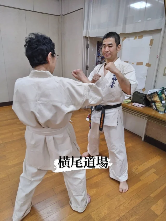 【横尾道場】
78歳女性が入会してくれました(^^)

お問い合わせも多く見学や体験も随時募集しています。
☆☆☆☆☆☆☆☆☆☆☆☆☆
【長崎地区】
小菅道場　　　　(火)(土)18:40〜20:40
油木道場　　　　(水)  19:15〜21:00
横尾道場　　　　(金)  19:30〜21:30
矢上道場　　　　(金)  19:20〜21:00

【県北地区】
若竹台道場　　　(月)  19:15〜21:00
佐々道場　　　　(月)(木) 19:15〜21:00
名切道場　　　　(水)  19:15〜21:00
三川内道場　　　(木)  19:15〜21:00
相浦道場 ............(金)  19:00〜21:00

【県央地区】
諫早道場　　　　(月)(木)18:40〜20:40
喜々津道場　　　(水)18:30〜21:00
大村道場　　　　(水)19:00〜20:30

【島原地区】
島原道場　　　　(月)19:00〜21:00
深江道場 ............(火)(金)20:00〜21:30

見学や体験お待ちしております。
 #長崎 #新極真会 #空手#長崎空手#佐世保