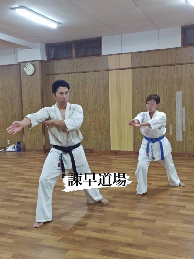 【諫早道場】
目標に向かって頑張りましょう😊

お問い合わせも多く見学や体験も随時募集しています。
☆☆☆☆☆☆☆☆☆☆☆☆☆
【長崎地区】
小菅道場　　　　(火)(土)18:40〜20:40
油木道場　　　　(水)  19:15〜21:00
横尾道場　　　　(金)  19:30〜21:30
矢上道場　　　　(金)  19:20〜21:00

【県北地区】
若竹台道場　　　(月)  19:15〜21:00
佐々道場　　　　(月)(木) 19:15〜21:00
名切道場　　　　(水)  19:15〜21:00
三川内道場　　　(木)  19:15〜21:00
相浦道場 ............(金)  19:00〜21:00

【県央地区】
諫早道場　　　　(月)(木)18:40〜20:40
喜々津道場　　　(水)18:30〜21:00
大村道場　　　　(水)19:00〜20:30

【島原地区】
島原道場　　　　(月)19:00〜21:00
深江道場 ............(火)(金)20:00〜21:30

見学や体験お待ちしております。
 #長崎 #新極真会 #空手#長崎空手#佐世保