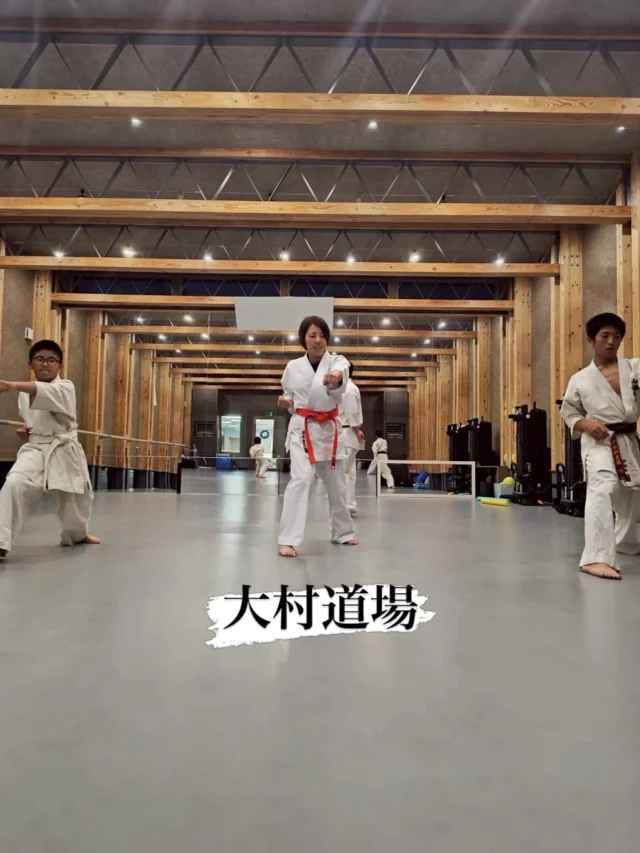 【大村・名切道場】
みんな真剣に稽古！

お問い合わせも多く見学や体験も随時募集しています。
☆☆☆☆☆☆☆☆☆☆☆☆☆
【長崎地区】
小菅道場　　　　(火)(土)18:40〜20:40
油木道場　　　　(水)  19:15〜21:00
横尾道場　　　　(金)  19:30〜21:30
矢上道場　　　　(金)  19:20〜21:00

【県北地区】
若竹台道場　　　(月)  19:15〜21:00
佐々道場　　　　(月)(木) 19:15〜21:00
名切道場　　　　(水)  19:15〜21:00
三川内道場　　　(木)  19:15〜21:00
相浦道場 ............(金)  19:00〜21:00

【県央地区】
諫早道場　　　　(月)(木)18:40〜20:40
喜々津道場　　　(水)18:30〜21:00
大村道場　　　　(水)19:00〜20:30

【島原地区】
島原道場　　　　(月)19:00〜21:00
深江道場 ............(火)(金)20:00〜21:30

見学や体験お待ちしております。
 #長崎 #新極真会 #空手#長崎空手#佐世保