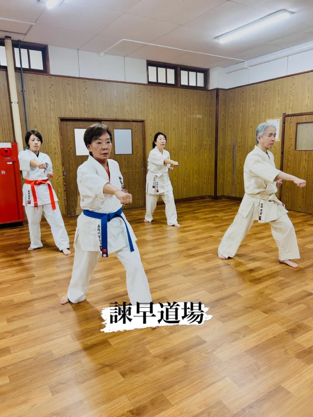 【諫早道場】
みんな真剣に稽古！

お問い合わせも多く見学や体験も随時募集しています。
☆☆☆☆☆☆☆☆☆☆☆☆☆
【長崎地区】
小菅道場　　　　(火)(土)18:40〜20:40
油木道場　　　　(水)  19:15〜21:00
横尾道場　　　　(金)  19:30〜21:30
矢上道場　　　　(金)  19:20〜21:00

【県北地区】
若竹台道場　　　(月)  19:15〜21:00
佐々道場　　　　(月)(木) 19:15〜21:00
名切道場　　　　(水)  19:15〜21:00
三川内道場　　　(木)  19:15〜21:00
相浦道場 ............(金)  19:00〜21:00

【県央地区】
諫早道場　　　　(月)(木)18:40〜20:40
喜々津道場　　　(水)18:30〜21:00
大村道場　　　　(水)19:00〜20:30

【島原地区】
島原道場　　　　(月)19:00〜21:00
深江道場 ............(火)(金)20:00〜21:30

見学や体験お待ちしております。
 #長崎 #新極真会 #空手#長崎空手#佐世保