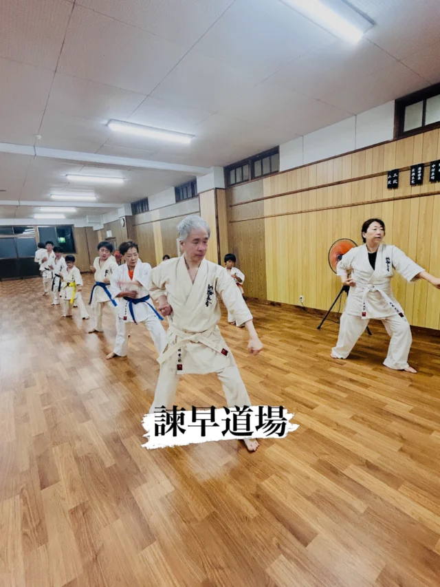 【諫早道場】
みんな真剣に稽古！

お問い合わせも多く見学や体験も随時募集しています。
☆☆☆☆☆☆☆☆☆☆☆☆☆
【長崎地区】
小菅道場　　　　(火)(土)18:40〜20:40
油木道場　　　　(水)  19:15〜21:00
横尾道場　　　　(金)  19:30〜21:30
矢上道場　　　　(金)  19:20〜21:00

【県北地区】
若竹台道場　　　(月)  19:15〜21:00
佐々道場　　　　(月)(木) 19:15〜21:00
名切道場　　　　(水)  19:15〜21:00
三川内道場　　　(木)  19:15〜21:00
相浦道場 ............(金)  19:00〜21:00

【県央地区】
諫早道場　　　　(月)(木)18:40〜20:40
喜々津道場　　　(水)18:30〜21:00
大村道場　　　　(水)19:00〜20:30

【島原地区】
島原道場　　　　(月)19:00〜21:00
深江道場 ............(火)(金)20:00〜21:30

見学や体験お待ちしております。
 #長崎 #新極真会 #空手#長崎空手#佐世保