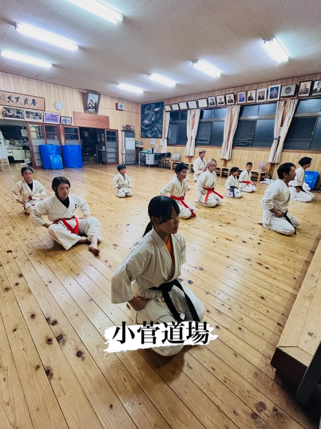 【小菅道場】
それぞれ頑張ってます(^^)

お問い合わせも多く見学や体験も随時募集しています。
☆☆☆☆☆☆☆☆☆☆☆☆☆
【長崎地区】
小菅道場　　　　(火)(土)18:40〜20:40
油木道場　　　　(水)  19:15〜21:00
横尾道場　　　　(金)  19:30〜21:30
矢上道場　　　　(金)  19:20〜21:00

【県北地区】
若竹台道場　　　(月)  19:15〜21:00
佐々道場　　　　(月)(木) 19:15〜21:00
名切道場　　　　(水)  19:15〜21:00
三川内道場　　　(木)  19:15〜21:00
相浦道場 ............(金)  19:00〜21:00

【県央地区】
諫早道場　　　　(月)(木)18:40〜20:40
喜々津道場　　　(水)18:30〜21:00
大村道場　　　　(水)19:00〜20:30

【島原地区】
島原道場　　　　(月)19:00〜21:00
深江道場 ............(火)(金)20:00〜21:30

見学や体験お待ちしております。
 #長崎 #新極真会 #空手#長崎空手#佐世保