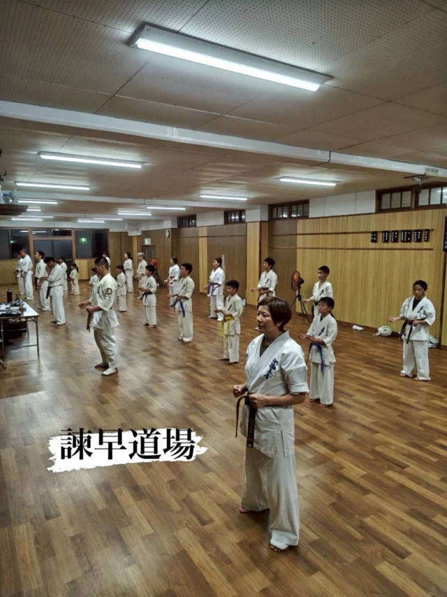 【諫早道場】
それぞれ頑張ってます(^^)

お問い合わせも多く見学や体験も随時募集しています。
☆☆☆☆☆☆☆☆☆☆☆☆☆
【長崎地区】
小菅道場　　　　(火)(土)18:40〜20:40
油木道場　　　　(水)  19:15〜21:00
横尾道場　　　　(金)  19:30〜21:30
矢上道場　　　　(金)  19:20〜21:00

【県北地区】
若竹台道場　　　(月)  19:15〜21:00
佐々道場　　　　(月)(木) 19:15〜21:00
名切道場　　　　(水)  19:15〜21:00
三川内道場　　　(木)  19:15〜21:00
相浦道場 ............(金)  19:00〜21:00

【県央地区】
諫早道場　　　　(月)(木)18:40〜20:40
喜々津道場　　　(水)18:30〜21:00
大村道場　　　　(水)19:00〜20:30

【島原地区】
島原道場　　　　(月)19:00〜21:00
深江道場 ............(火)(金)20:00〜21:30

見学や体験お待ちしております。
 #長崎 #新極真会 #空手#長崎空手#佐世保