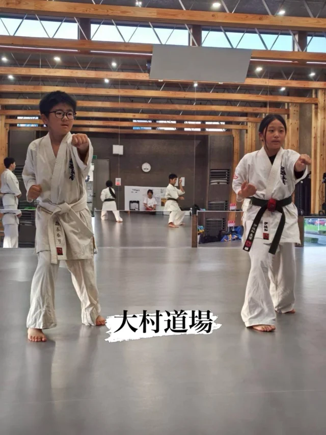 【大村・諫早道場】
それぞれ頑張ってます(^^)

お問い合わせも多く見学や体験も随時募集しています。
☆☆☆☆☆☆☆☆☆☆☆☆☆
【長崎地区】
小菅道場　　　　(火)(土)18:40〜20:40
油木道場　　　　(水)  19:15〜21:00
横尾道場　　　　(金)  19:30〜21:30
矢上道場　　　　(金)  19:20〜21:00

【県北地区】
若竹台道場　　　(月)  19:15〜21:00
佐々道場　　　　(月)(木) 19:15〜21:00
名切道場　　　　(水)  19:15〜21:00
三川内道場　　　(木)  19:15〜21:00
相浦道場 ............(金)  19:00〜21:00

【県央地区】
諫早道場　　　　(月)(木)18:40〜20:40
喜々津道場　　　(水)18:30〜21:00
大村道場　　　　(水)19:00〜20:30

【島原地区】
島原道場　　　　(月)19:00〜21:00
深江道場 ............(火)(金)20:00〜21:30

見学や体験お待ちしております。
 #長崎 #新極真会 #空手#長崎空手#佐世保