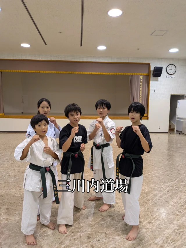 【三川内・佐々道場】
みんな頑張ってました(^^)

お問い合わせも多く見学や体験も随時募集しています。
☆☆☆☆☆☆☆☆☆☆☆☆☆
【長崎地区】
小菅道場　　　　(火)(土)18:40〜20:40
油木道場　　　　(水)  19:15〜21:00
横尾道場　　　　(金)  19:30〜21:30
矢上道場　　　　(金)  19:20〜21:00

【県北地区】
若竹台道場　　　(月)  19:15〜21:00
佐々道場　　　　(月)(木) 19:15〜21:00
名切道場　　　　(水)  19:15〜21:00
三川内道場　　　(木)  19:15〜21:00
相浦道場 ............(金)  19:00〜21:00

【県央地区】
諫早道場　　　　(月)(木)18:40〜20:40
喜々津道場　　　(水)18:30〜21:00
大村道場　　　　(水)19:00〜20:30

【島原地区】
島原道場　　　　(月)19:00〜21:00
深江道場 ............(火)(金)20:00〜21:30

見学や体験お待ちしております。
 #長崎 #新極真会 #空手#長崎空手#佐世保