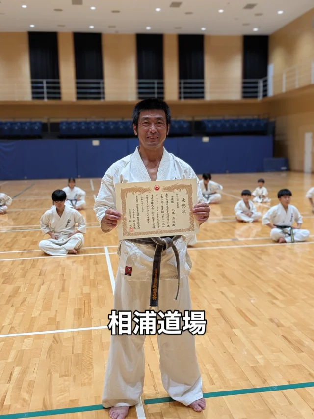 【相浦道場】
それぞれ稽古頑張ってます(^^)

お問い合わせも多く見学や体験も随時募集しています。
☆☆☆☆☆☆☆☆☆☆☆☆☆
【長崎地区】
小菅道場　　　　(火)(土)18:40〜20:40
油木道場　　　　(水)  19:15〜21:00
横尾道場　　　　(金)  19:30〜21:30
矢上道場　　　　(金)  19:20〜21:00

【県北地区】
若竹台道場　　　(月)  19:15〜21:00
佐々道場　　　　(月)(木) 19:15〜21:00
名切道場　　　　(水)  19:15〜21:00
三川内道場　　　(木)  19:15〜21:00
相浦道場 ............(金)  19:00〜21:00

【県央地区】
諫早道場　　　　(月)(木)18:40〜20:40
喜々津道場　　　(水)18:30〜21:00
大村道場　　　　(水)19:00〜20:30

【島原地区】
島原道場　　　　(月)19:00〜21:00
深江道場 ............(火)(金)20:00〜21:30

見学や体験お待ちしております。
 #長崎 #新極真会 #空手#長崎空手#佐世保